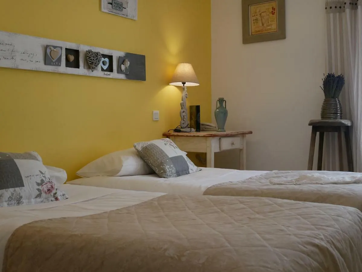 Hotel Les Ambres Roussillon  3*, Roussillon (Vaucluse)